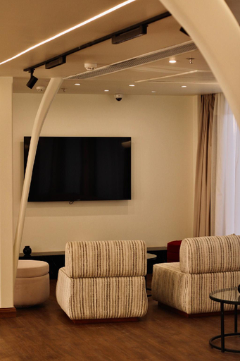 Shared lounge/TV area 5, Hathor Dahabiya Cruise, Luxor