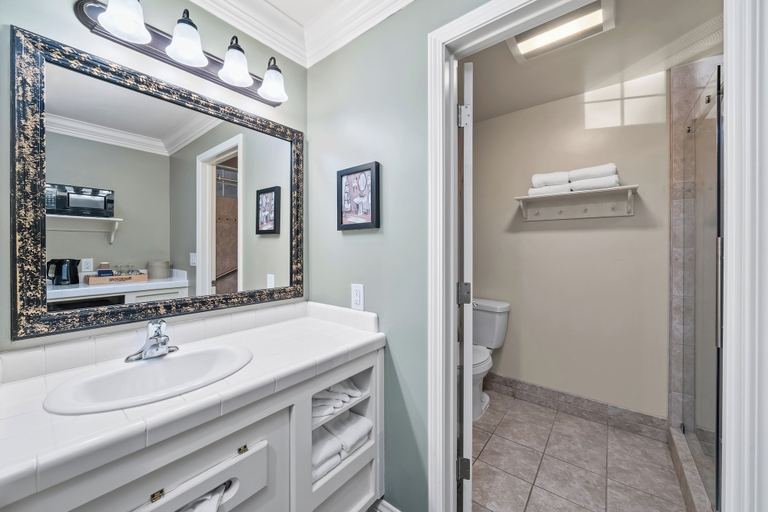 Bathroom 4, Cambria Pines Lodge, San Luis Obispo