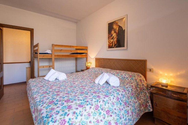 Room 3, Claudia Flat - near the beach & parking, Massa Carrara