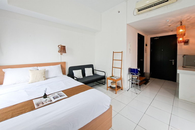 Room 5, Warm Rustic Studio At Casa De Parco Apartment, Tangerang