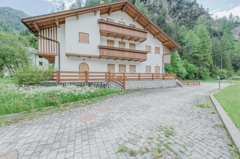 Exterior 5, I Folli di Alleghe Apartment - Parking, Belluno