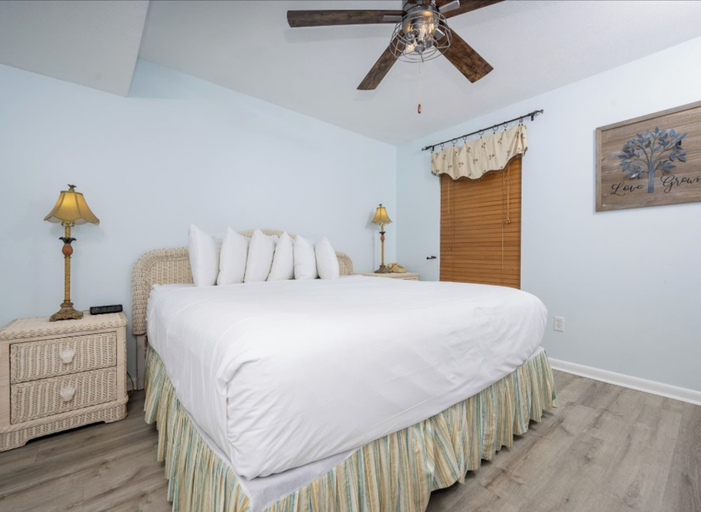 Bedroom, Phoenix II 2056, Baldwin
