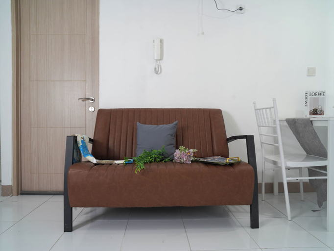 Living area 4, Cozy 1Br For 2 Pax At Tokyo Riverside Pik 2 Apartment, Tangerang
