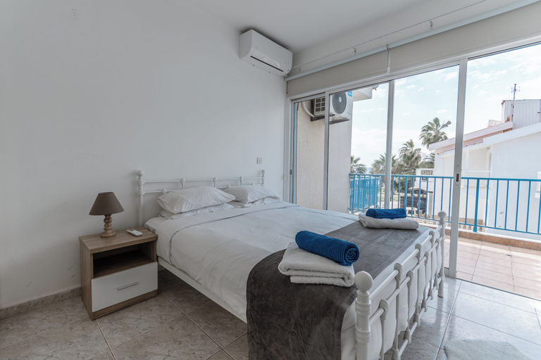 Room 2, Beach Escape Apartment, Larnaca