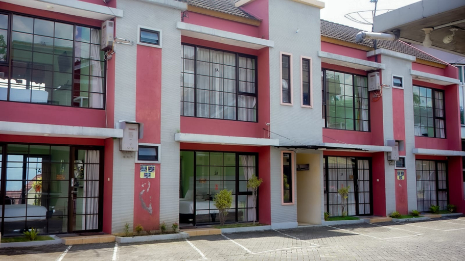 Exterior & Views 3, Hotel Griya Wijaya Ambarawa, Semarang