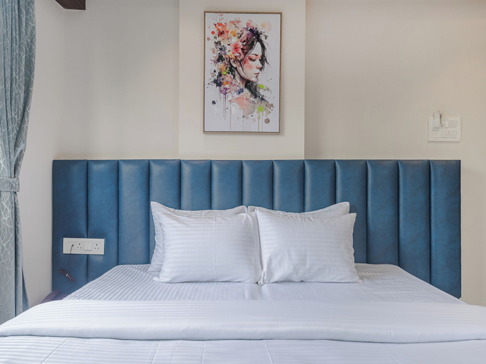 Room 5, HOTEL GOLDEN DAWN, Thane