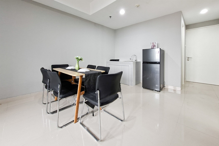 Dining room 5, Homey And Spacious 3Br With City View At Apartment The Ayoma, Tangerang Selatan
