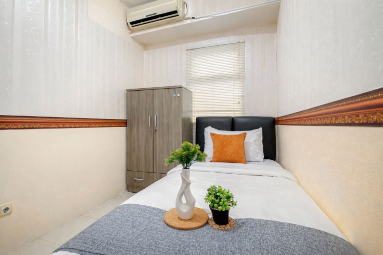Room 4, Cozy With Contemporary 2Br Space At Apartment Bogor Valley, Bogor