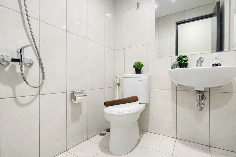 Interior 4, Functional Studio For 2 Pax At Nifarro Park Apartment, Jakarta Selatan