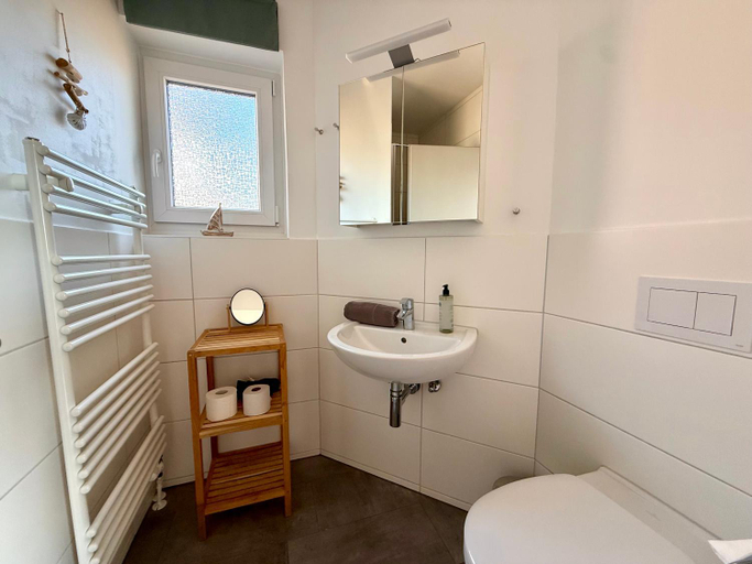 Bathroom, Strandbude Borkum, Leer