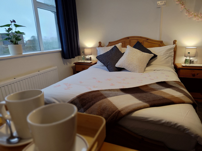 Bedroom 3, Windsor Local Hotel, Pembrokeshire