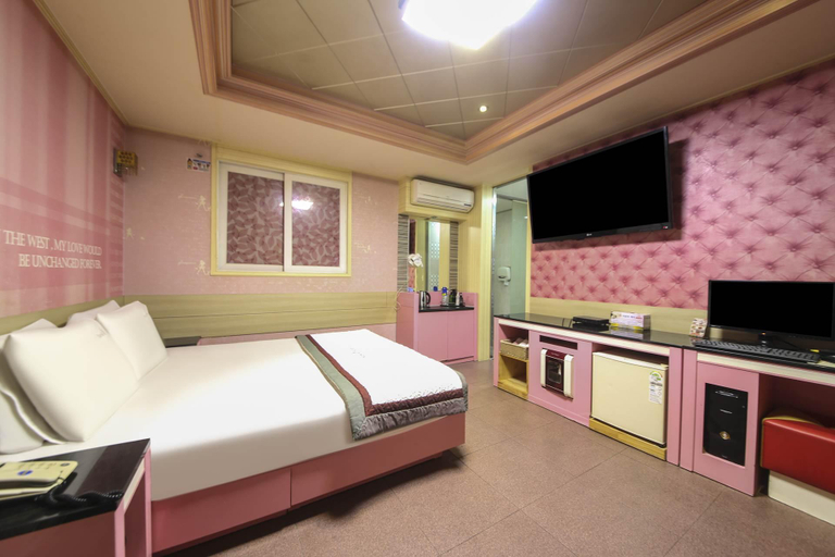 Bedroom 4, Busan Station BT HOTEL, Dong