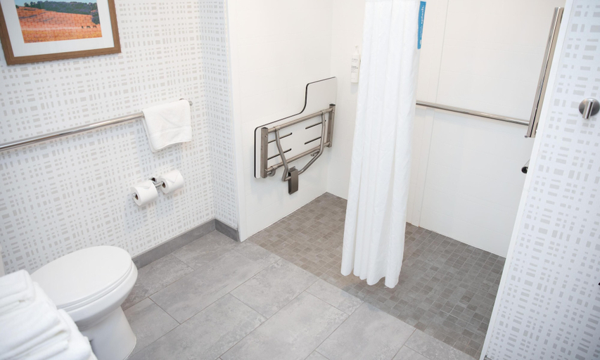 Bathroom 4, Hampton Inn Shrewsbury, York