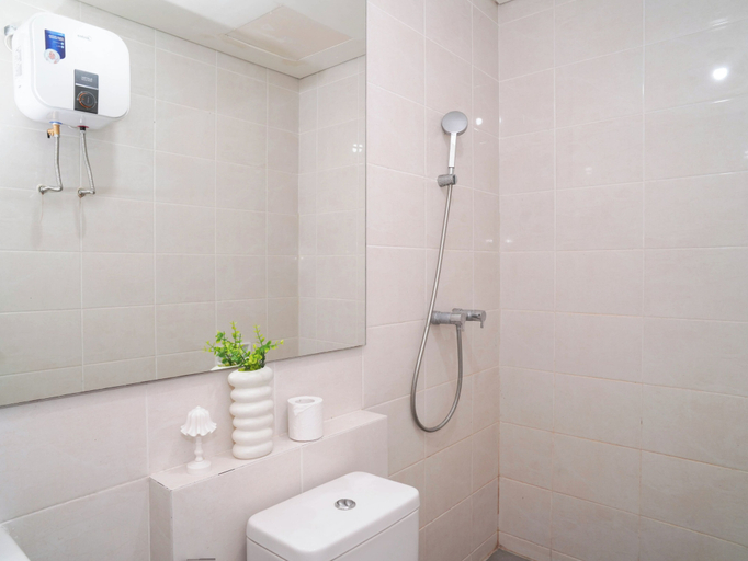 Bathroom 4, Restful 2Br With Sea View At Apartment Green Bay Condominium, Jakarta Utara