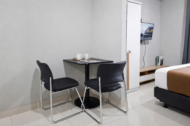 Dining room 3, Stunning And Homey Studio Apartment The Ayoma, Tangerang Selatan