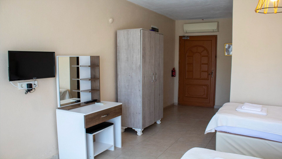 Bedroom 4, Sivrice Sarnıç, Ayvacık