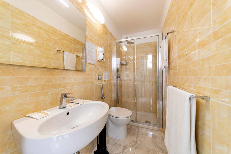 Bathroom 3, Riviera Luxury Rooms, Lecce