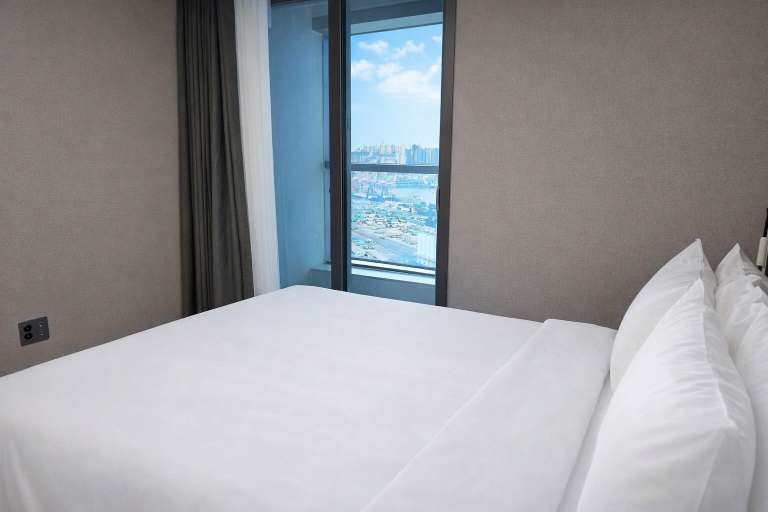 Room 2, Matie Busan Harbor City, Dong