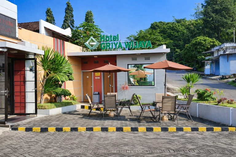 Exterior & Views 2, Hotel Griya Wijaya Ambarawa, Semarang