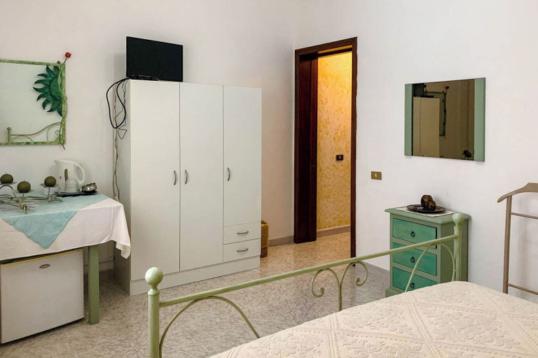 Room 3, VILLA GISA, Cagliari
