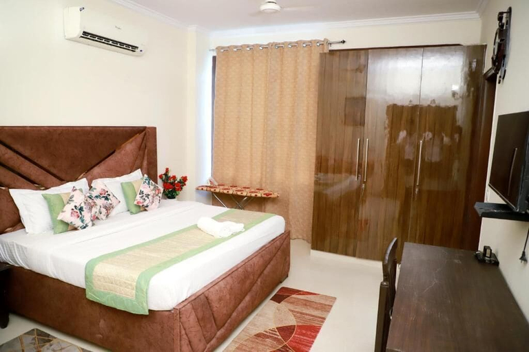 Room 2, Fortune Home Service Apartment E-28 1A, Delhi