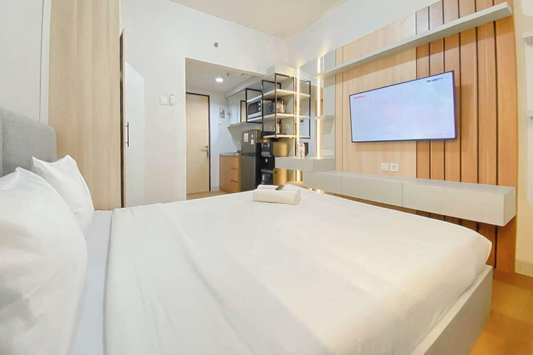 Room 4, Compact Studio With City View At The Alton Apartment, Semarang