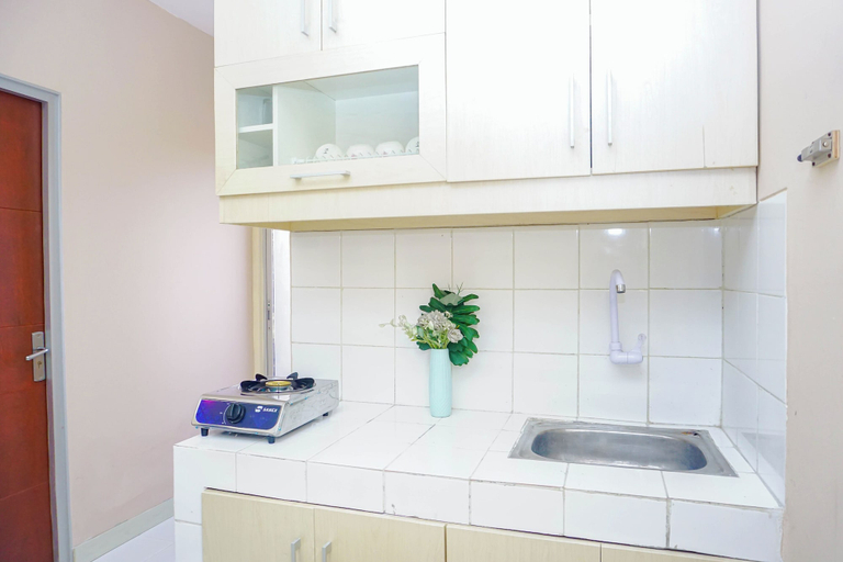 Private kitchen 2, Homey 2Br For 4 Pax At Cibubur Village Apartment, Depok
