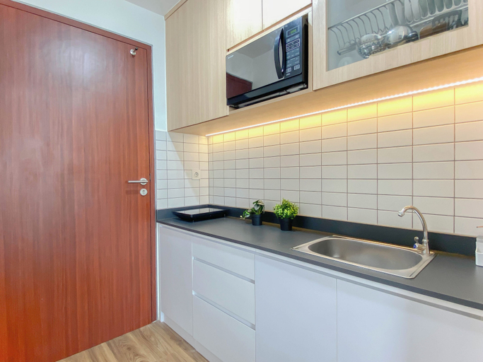 Private kitchen 2, Modern Japandi Studio At Sayana Bekasi Apartment, Bekasi