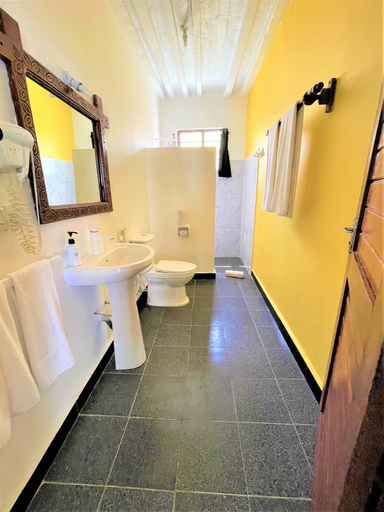 Bathroom 4, Paradise Beach Resort, Kati