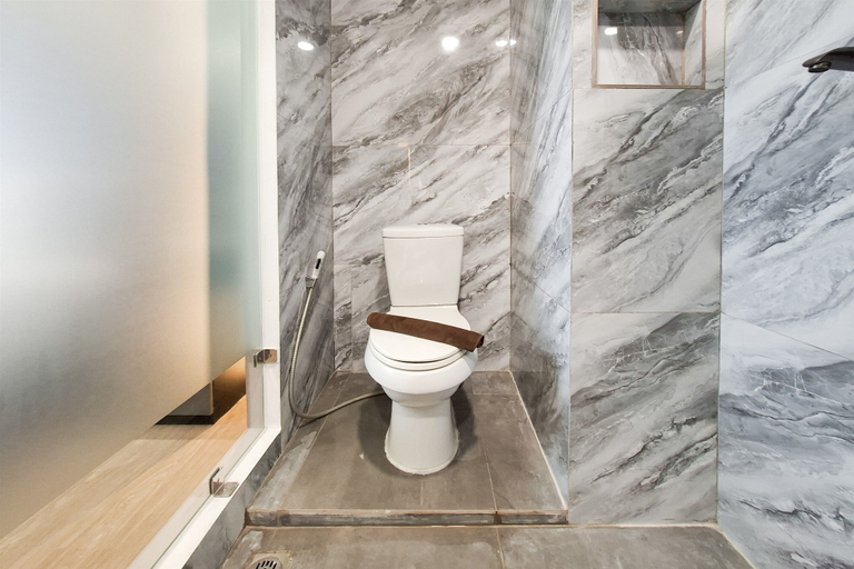 Bathroom 3, Modern Grey Studio For 2 Pax (No Kitchen) At Atria Residence Gading Serpong, Tangerang