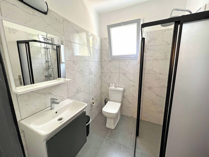 Bathroom 4, LightHouse Studios By Holidaykeys