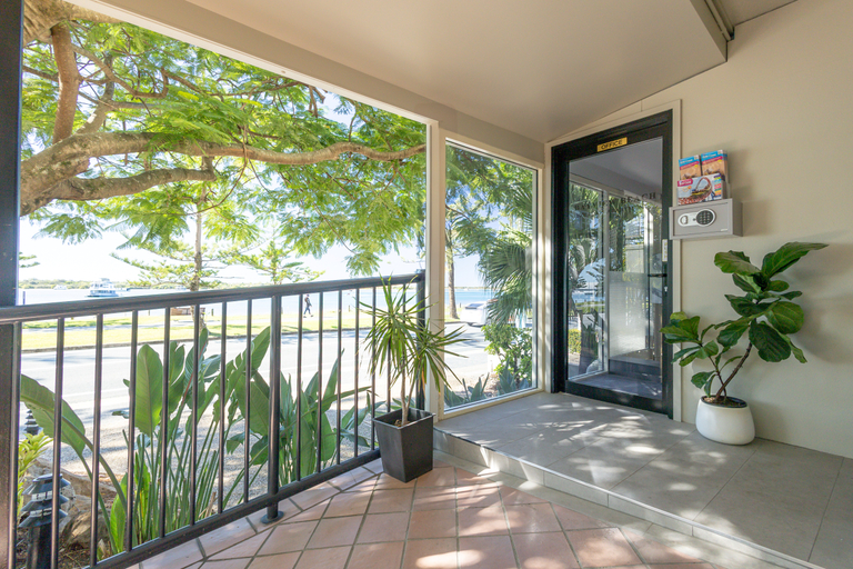 Public Area, Bayview Beach Holiday Apartments, Gold Coast