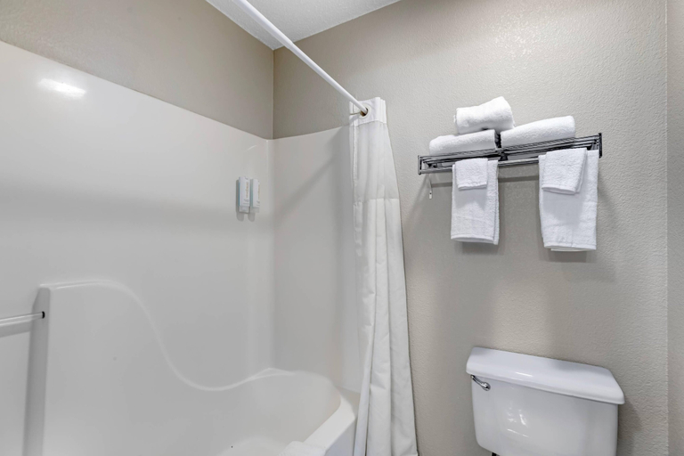 Bathroom 4, Econo Lodge Longmont East, Weld