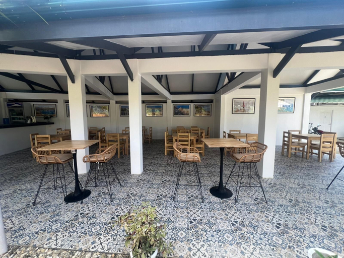 Food & Drinks 5, Royal Suites Port Barton, San Vicente