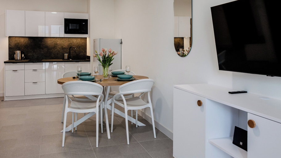 In-room dining 2, Apartamenty Sun&Snow Aquamarina Dąbki, Sławno