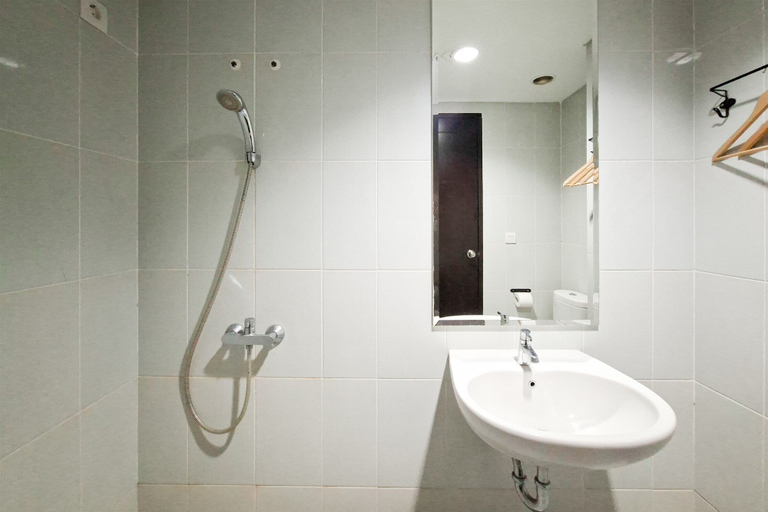 Interior 3, Warm Rustic Studio At Casa De Parco Apartment, Tangerang