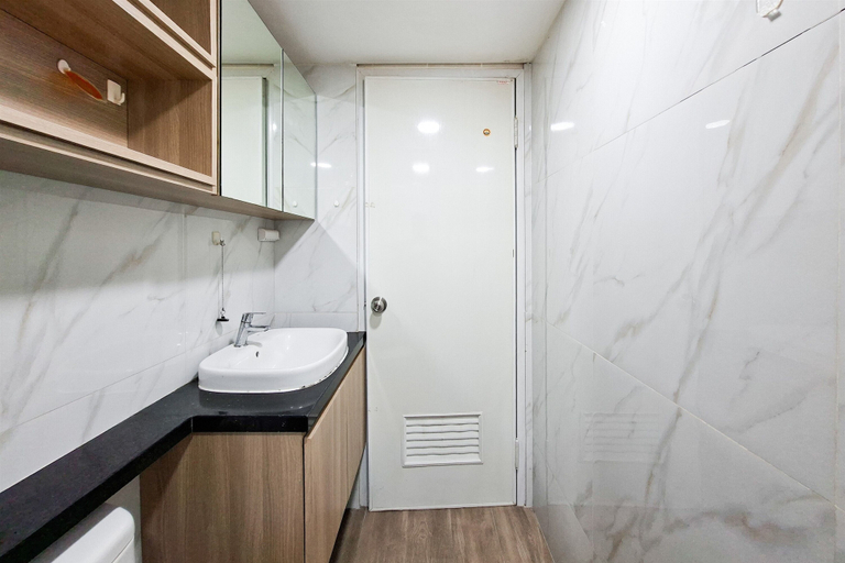 Bathroom 2, Good Deal And Homey 2Br Apartment M-Town Residence, Tangerang
