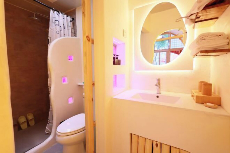 Bathroom 4, Old Yan'an Cave Dwelling Hotel, Yan'an