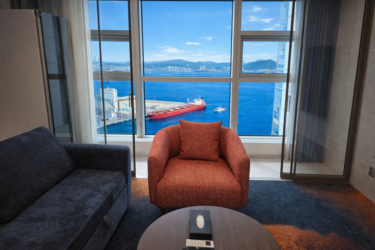 Room 5, Matie Busan Harbor City, Dong