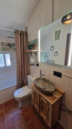 Bathroom 4, Hacienda el Mirador - Charming casa with lake and mountain view, Cádiz