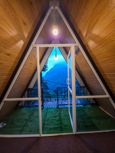 Sport & Beauty, White Moon Cabin & Cottage, Ella