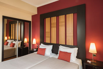 Others 5, Hotel Lisboa, Lisbon