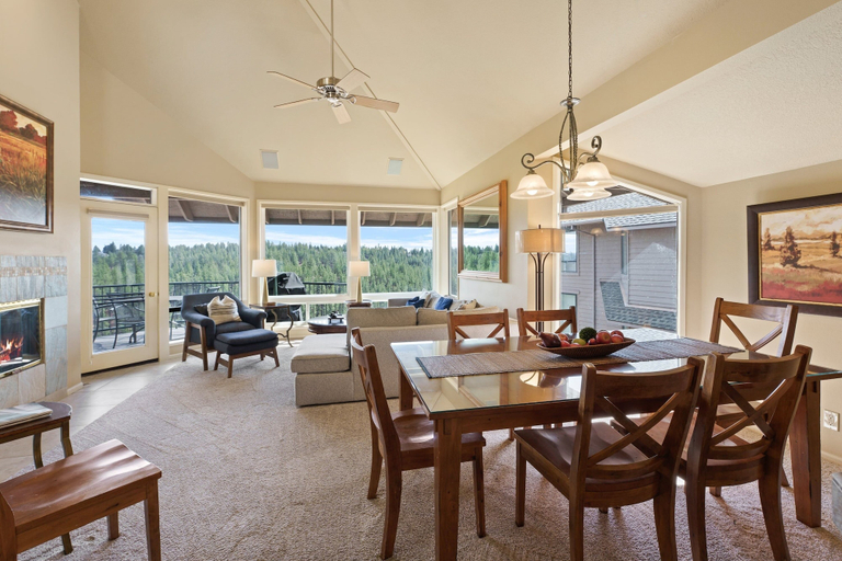 Food & Drinks 4, River Ridge 429ab 3 Bedroom Condo, Deschutes