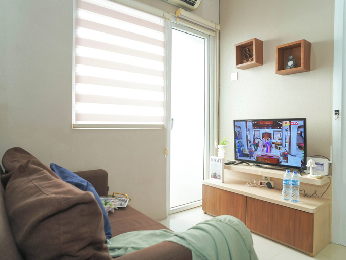 Living room 4, Homelike And Neat 2Br At Apartment Green Pramuka City, Jakarta Pusat