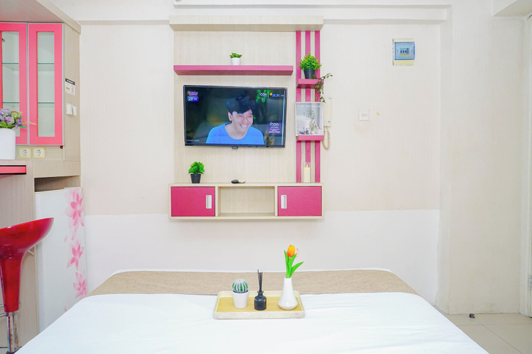 Room 5, Vibrant Studio At Bassura City Apartment, Jakarta Selatan