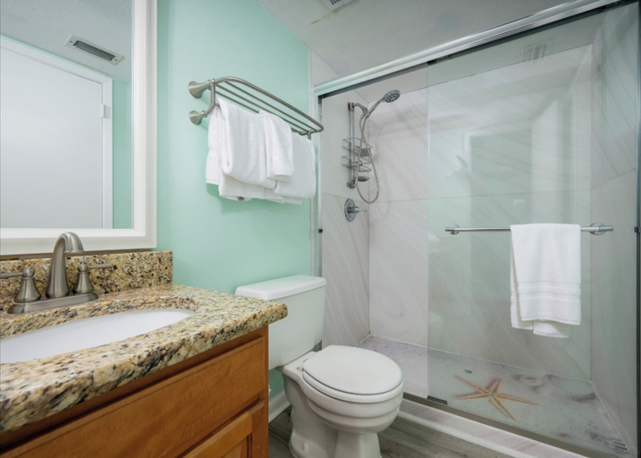 Bathroom, Phoenix II 2056, Baldwin