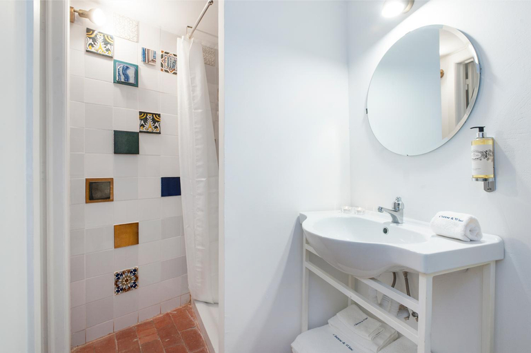 Bathroom 3, Alfama - St Estevao viewpoint | Lisbon Cheese & Wine Apartments, Lisbon