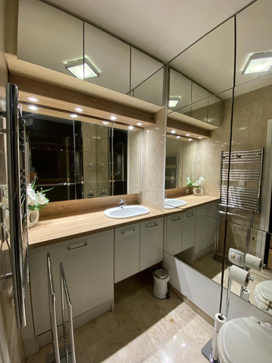 Bathroom 2, CosyGray512, Alpes-Maritimes