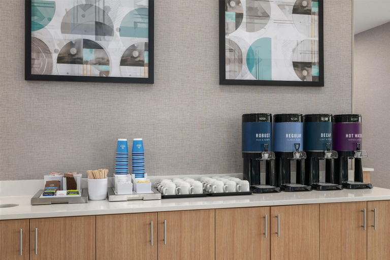 Food & Drinks 5, Hampton Inn by Hilton Richmond Chester, Chesterfield