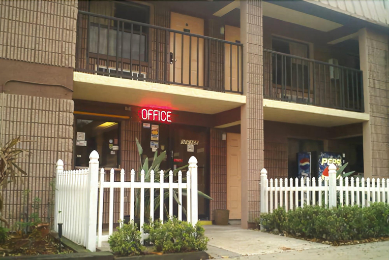 Exterior & Views, East Lake Inn, Hillsborough